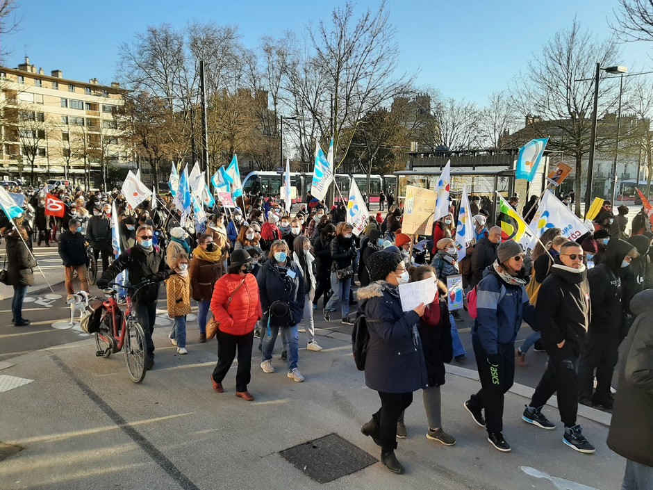 Environ 600 personnes ont manifesté ce jeudi à Dijon 